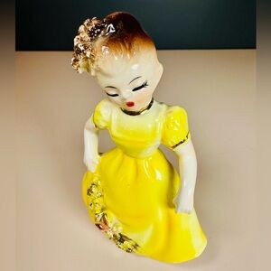 Vintage 1950s Nippon Yoko Boeki Lady Figurine, Clover Wreath, Yellow Dress